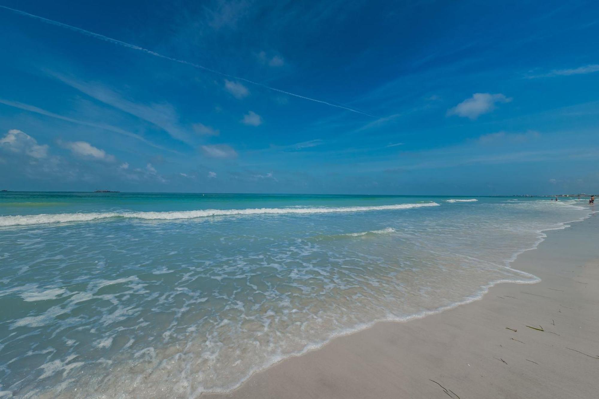 Intercoastal Beach Suite Clearwater Exterior photo